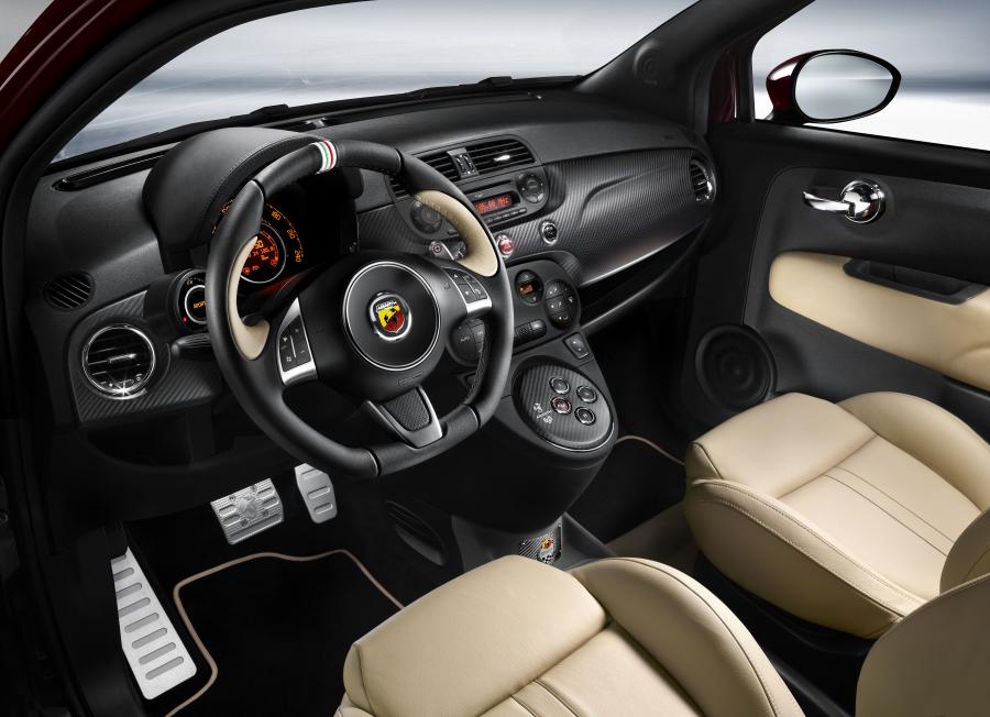 Торпедо Abarth 695 Edizione Maserati (312) 2012 года  (фото 6 из 6)